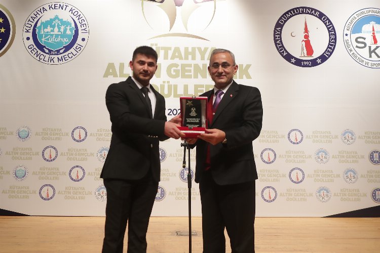 Kütahya’da Altın Gençlik Ödülleri sahiplerini buldu