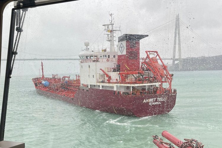 Boğaz’da arızalanan tanker Ahırkapı’ya demirletildi