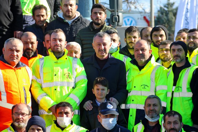 Kocaeli’nde personele sucuk ekmek ikramı
