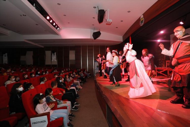 Bursa İnegöl’de çocuklar için tiyatro gösterileri