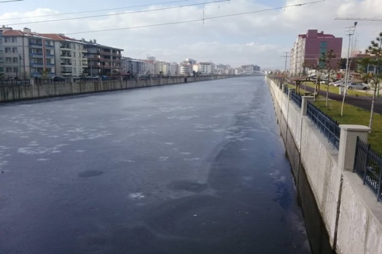 Afyonkarahisar’da dere dondu