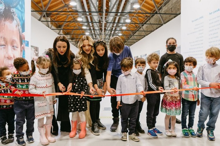 UNICEF 75’nci yıl sergisi ‘Hadise’si