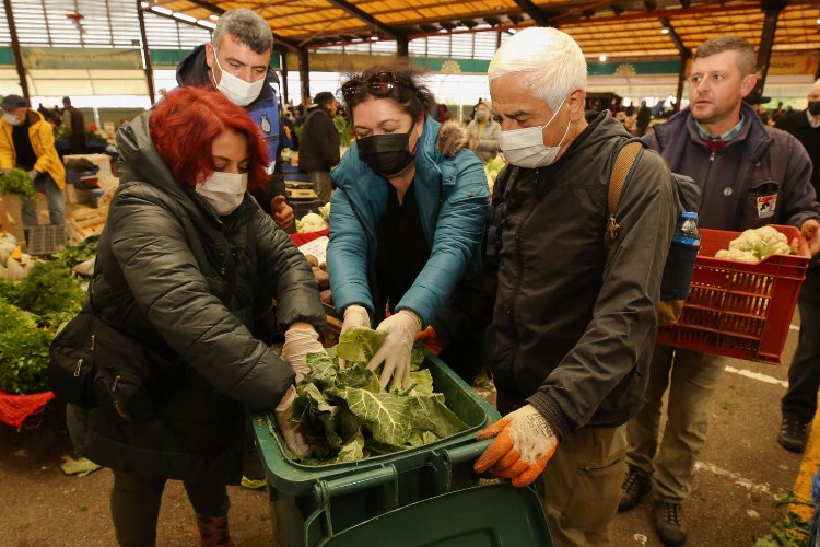 Bursa Nilüfer’de pazar atıklarından kompost yaptılar