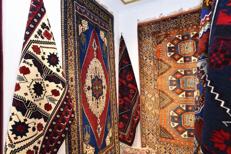 Yağcıbedir halıları Bursa’da sergileniyor