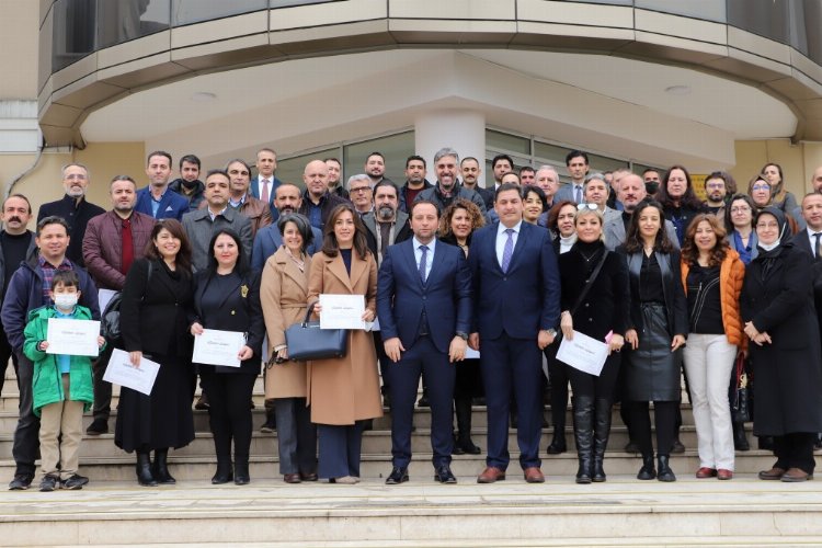 Bursa’da kitap yazan öğretmenlere teşekkür