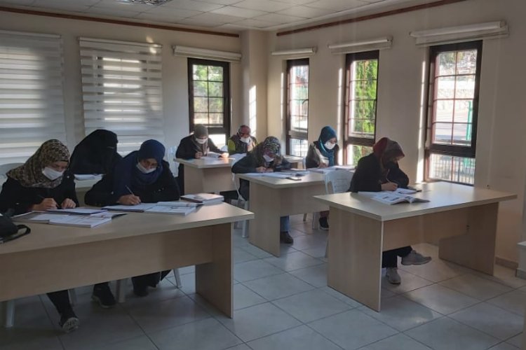 Kocaeli İZMEK  Okuma-Yazma Kursu yoğun ilgi gördü