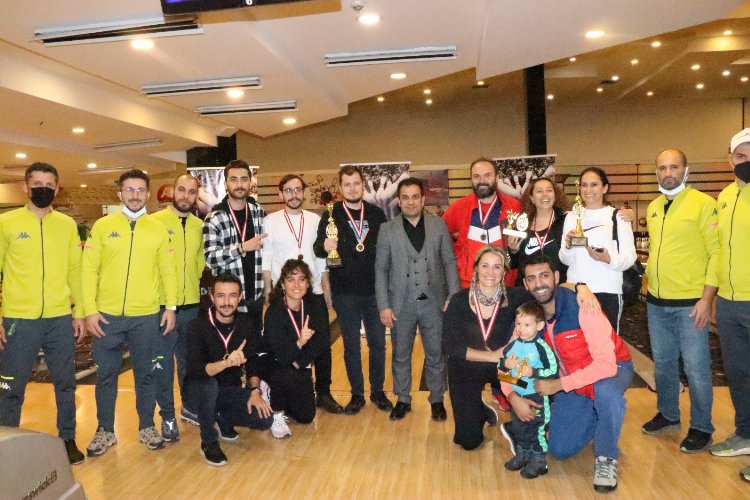 İzmit’te öğretmenlere ‘Bowling Turnuvası’ düzenlendi