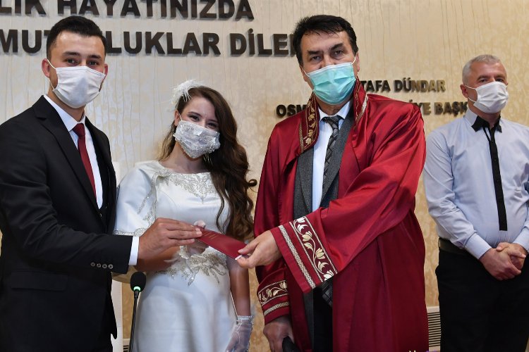 Bursa’da gelin ve damatlar Osmangazi’yi tercih etti
