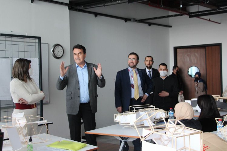 Başkan Dündar, OSTİM Teknik Üniversitesi’ni ziyaret etti