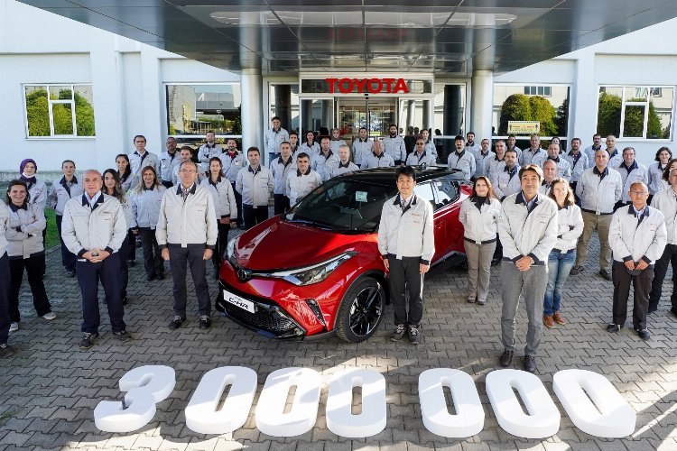 Toyota Türkiye’de 3 milyonuncu aracını üretti