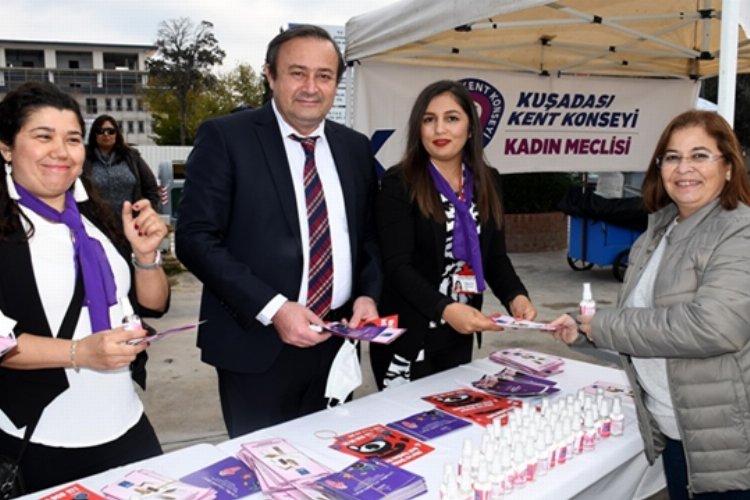 Kuşadalı kadınlar ‘Şiddete Hayır’ dedi