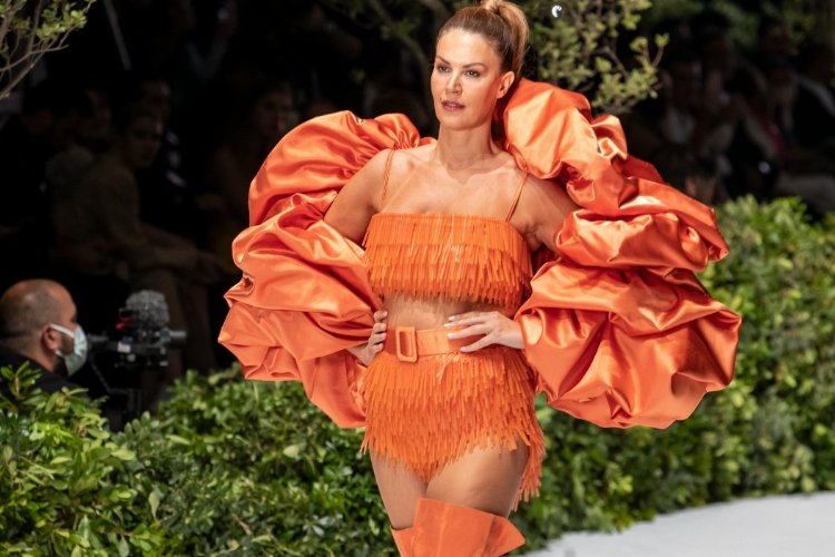 IF Wedding Fashion İzmir’de moda şöleni