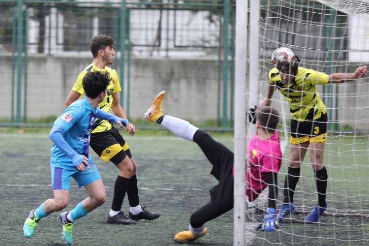 Bursa’da Gemlik Belediyespor puanları paylaştı