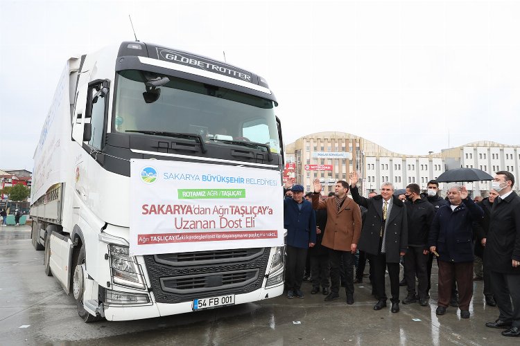 Sakarya Büyükşehir Ağrı’ya yardım tırı gönderdi