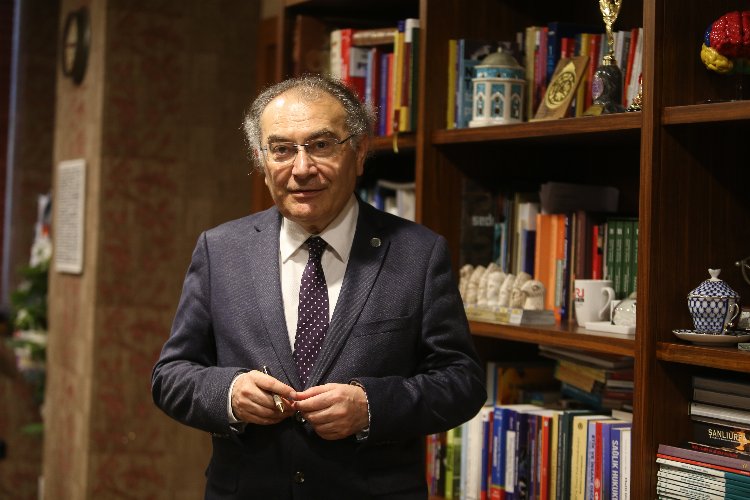 ‘Mevlana bugünü de aydınlatıyor’