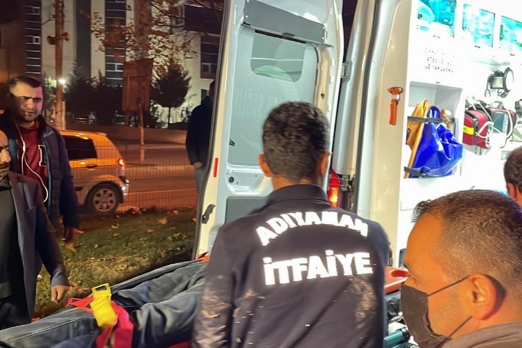 Adıyaman’da kontrolünü kaybeden araç refüje çıktı: 4 yaralı