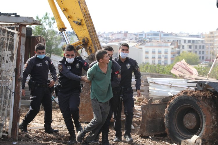 Didim’de polis,  benzinli direnişe müdahale etti