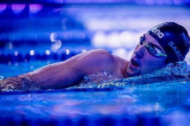 Milli yüzücü  Emre Sakcı’dan dünya rekoru