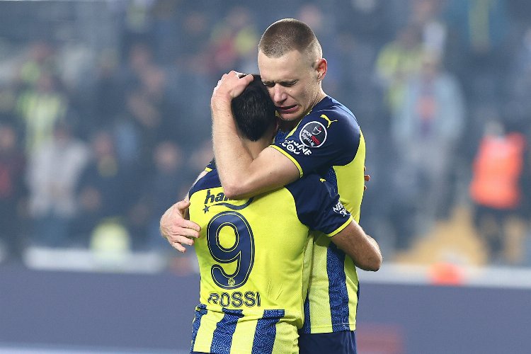 Fenerbahçe’den Szalai açıklaması