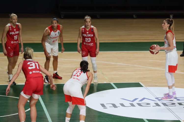 Potanın Perileri İzmit’te kazandı