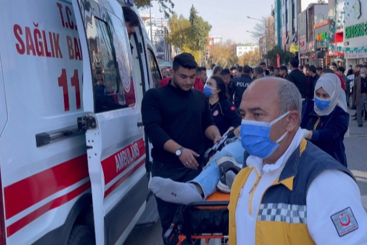 Adıyaman’da motosiklet otomobile çarptı: 2 yaralı