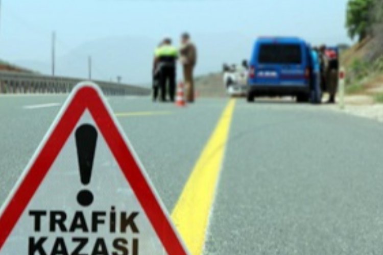 Niğde’ de traktör ile minibüs kazasında 15 Yaralı