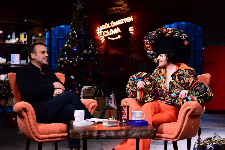 Gülümseten Cuma’dan erken yılbaşı gösterisi