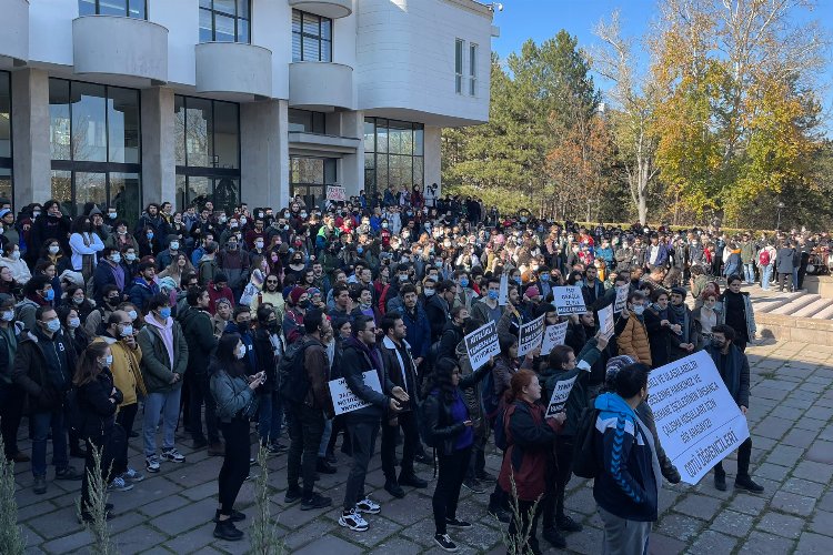 ODTÜ’lü öğrencilerden ‘yemekhane’ eylemi!