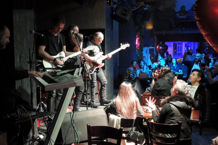İzmir Buca’da ‘Kurtalan Ekspres’ performansı