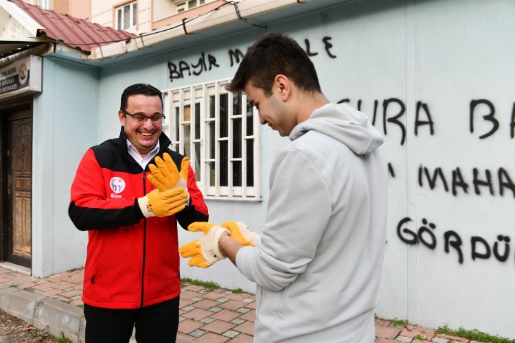 Bursa Mustafakemalpaşa’da Başkan’dan gençlere teşvikli mesaj