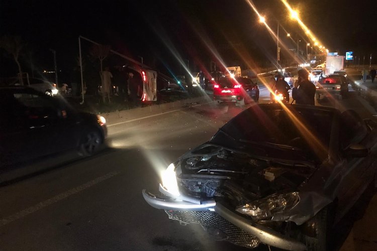 Adıyaman’da iki otomobil çarpıştı, 2 yaralı