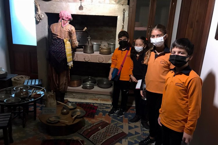 İzmir’de öğrencilere Anadolu ve Balkan kültür atölyesi